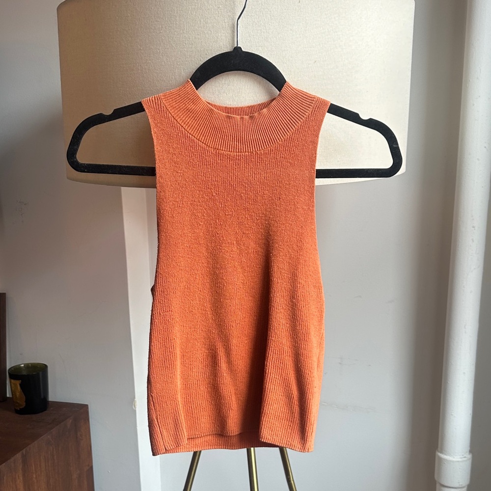 Sleeveless Orange Knit Frame Top